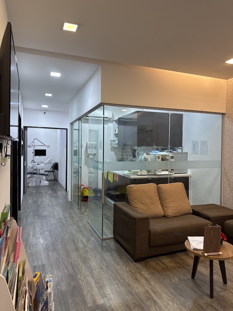 Q&M Dental Clinic - Taman Bukit Indah (Invisalign Braces Provider)